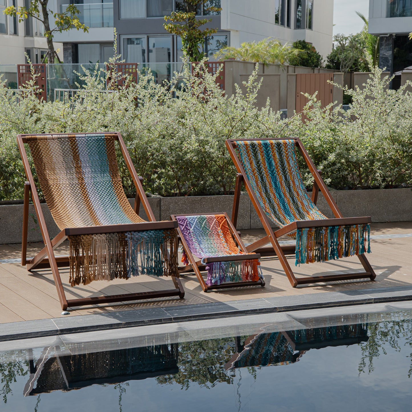 Prisma Folding Outdoor Chair – Macrame Crochet Hammock with Hopea Hardwood Frame