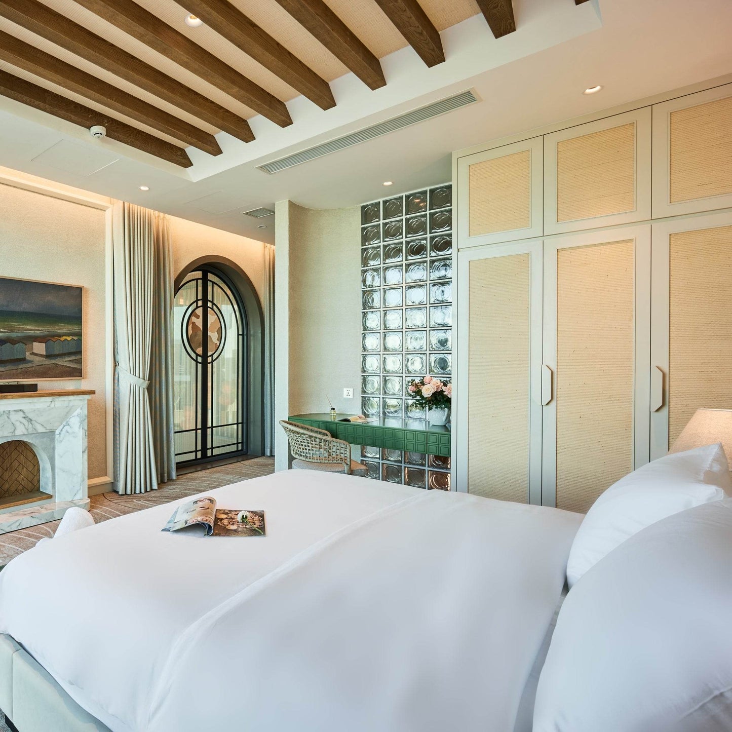 Chiêu Hoàng Loft - Where History Rises with Style - Luxannam