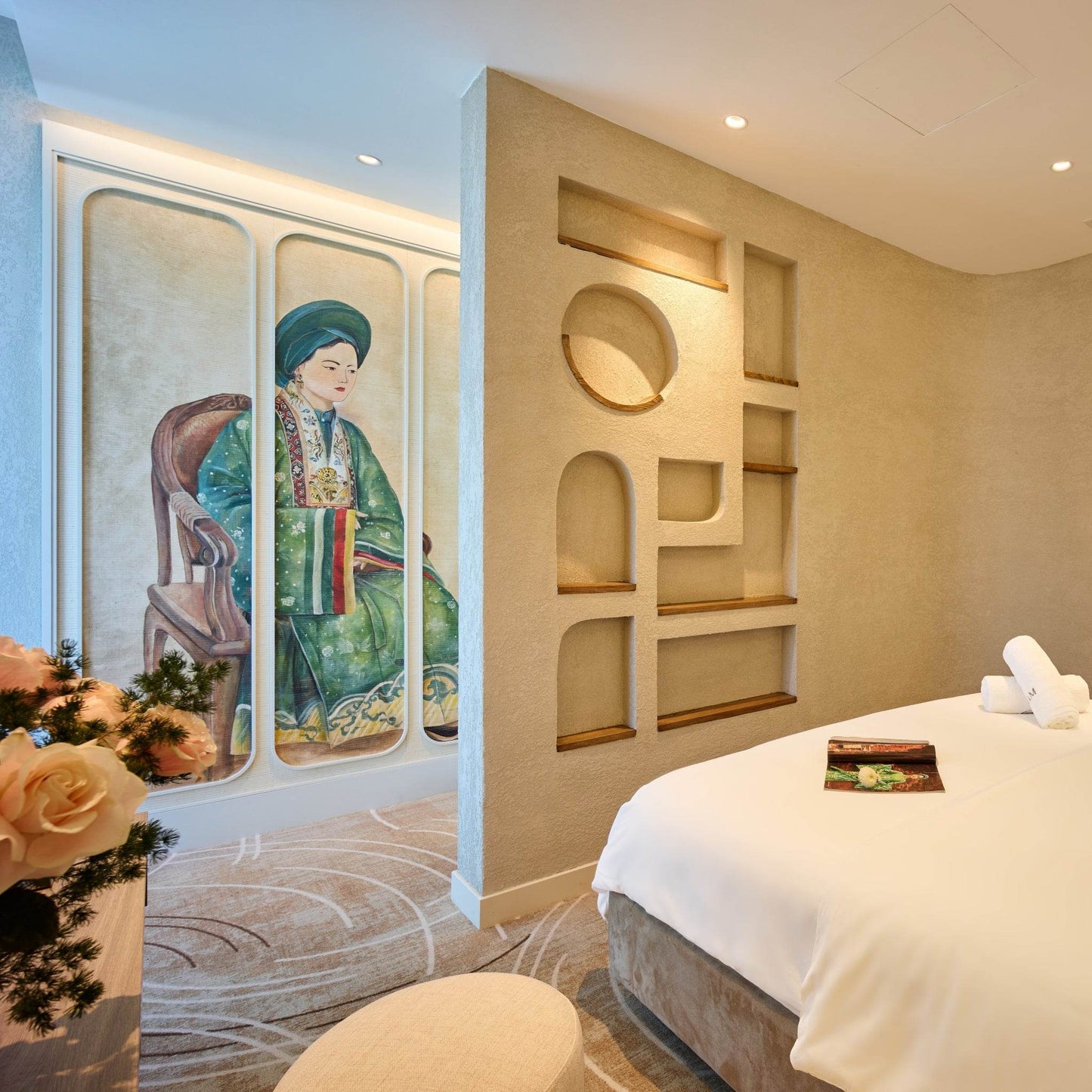 Nam Phương Suite - A Modern Suite with Imperial Soul - Luxannam