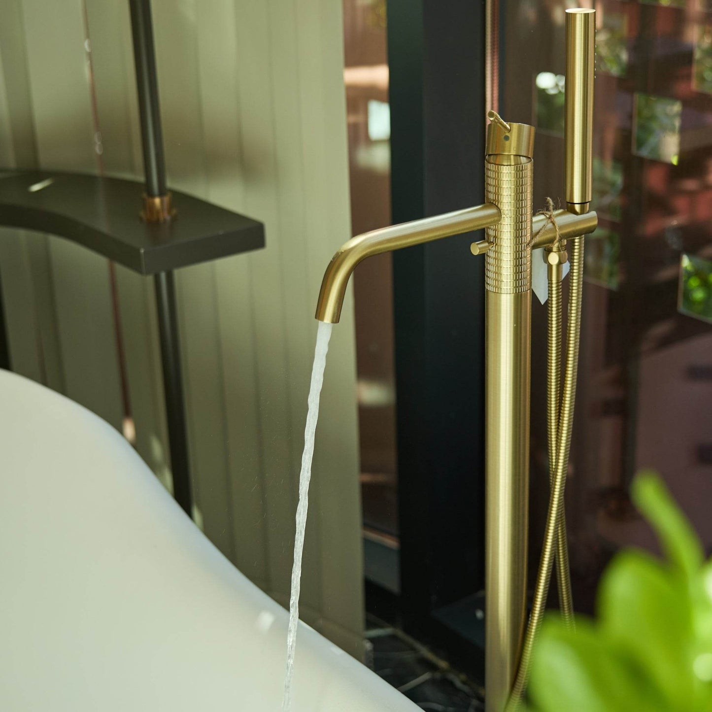 The Vân Nga Chamber - Luxurious Beauty in Harmony with Heritage - Luxannam