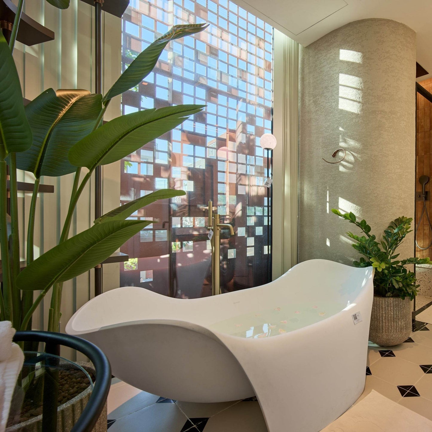 The Vân Nga Chamber - Luxurious Beauty in Harmony with Heritage - Luxannam