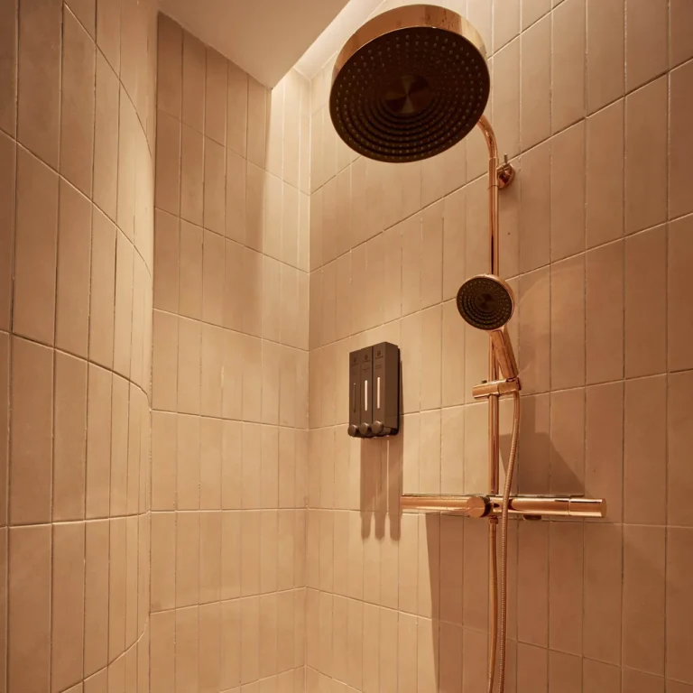 Ỷ Lan – Elegance Rooted in Tradition